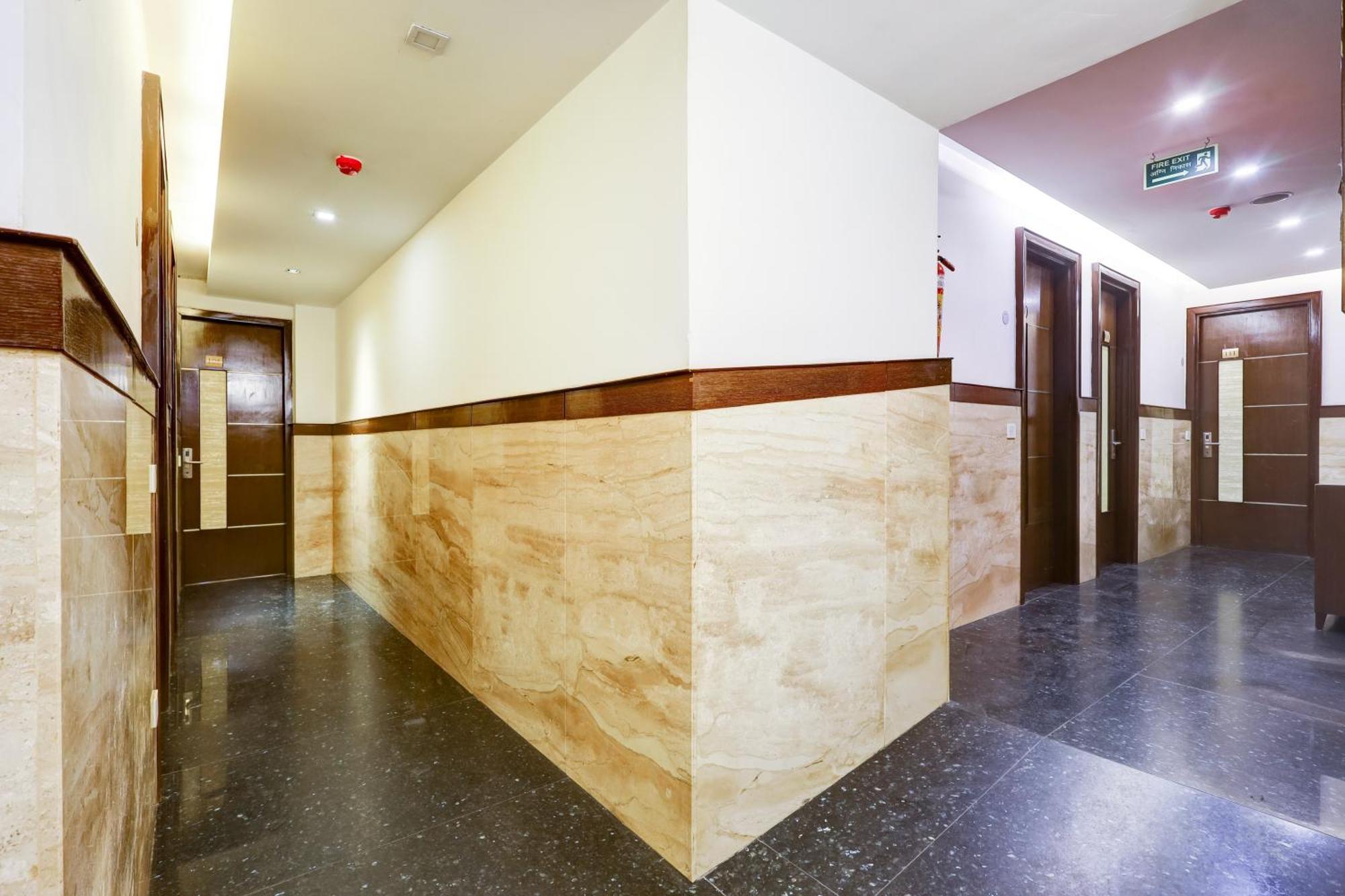 Hotel Metropolis Tourist At Near Ramakrishna Ashram Marg Metro Station New Delhi